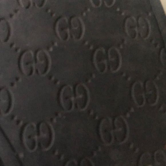 Gucci Black Sandals with Red and Green Accents - Picture 10 of 16